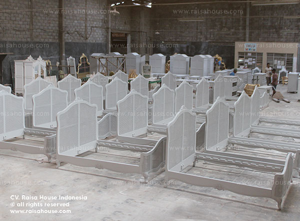 Luxury Custom Furniture Manufacturer with Export Expertise